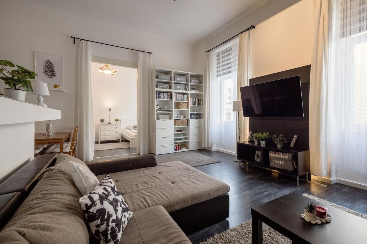 Spacious Apartment Almassy Budapeşte Dış mekan fotoğraf