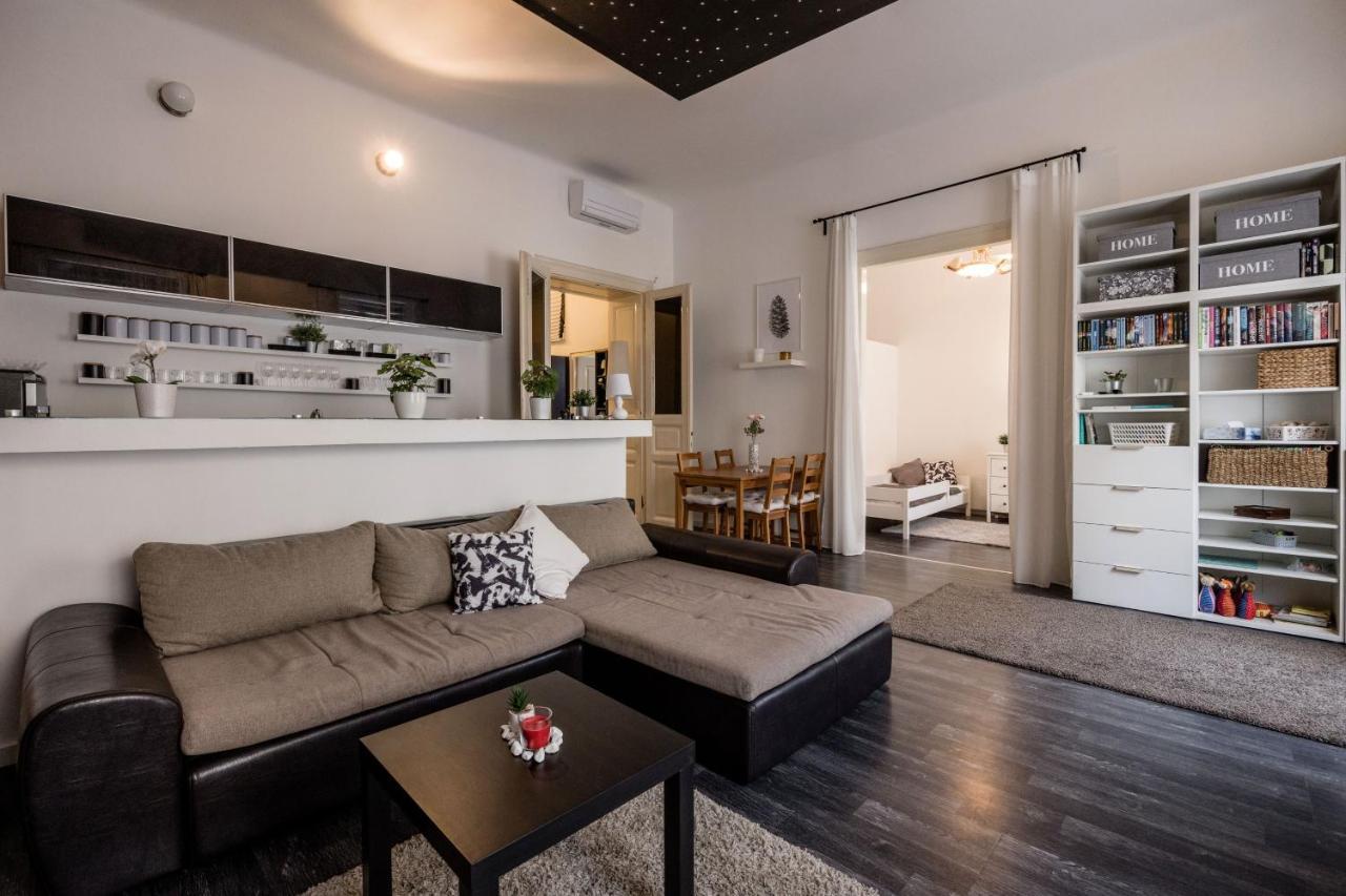Spacious Apartment Almassy Budapeşte Dış mekan fotoğraf