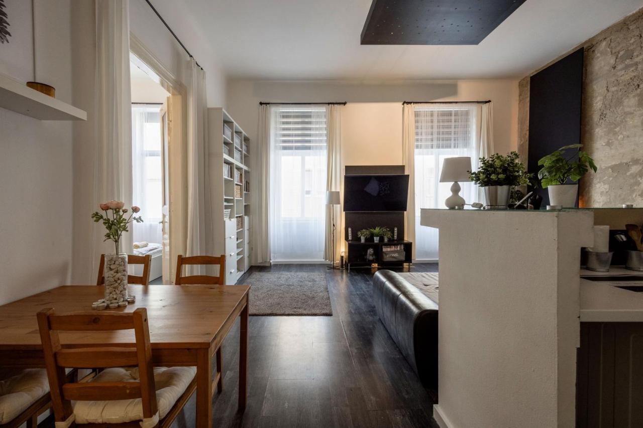 Spacious Apartment Almassy Budapeşte Dış mekan fotoğraf